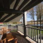 Κάμπινγκ Riverside *